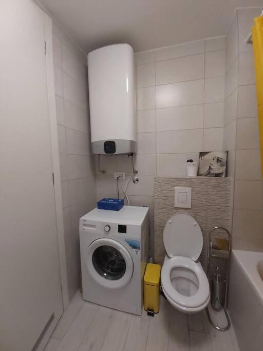 Apartman Ana Iadera With Balcony And Parking Zadar Exterior photo
