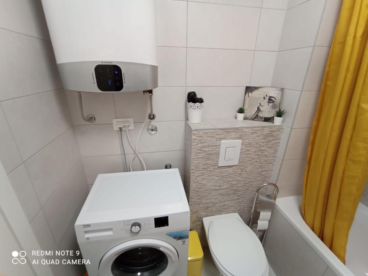 Apartman Ana Iadera With Balcony And Parking Zadar Exterior photo