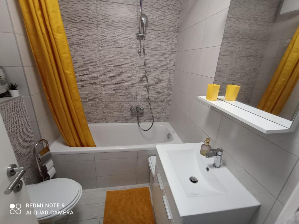 Apartman Ana Iadera With Balcony And Parking Zadar Exterior photo